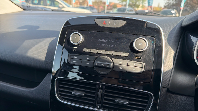 Renault Clio 1.2 16V Play 5dr Petrol Hatchback